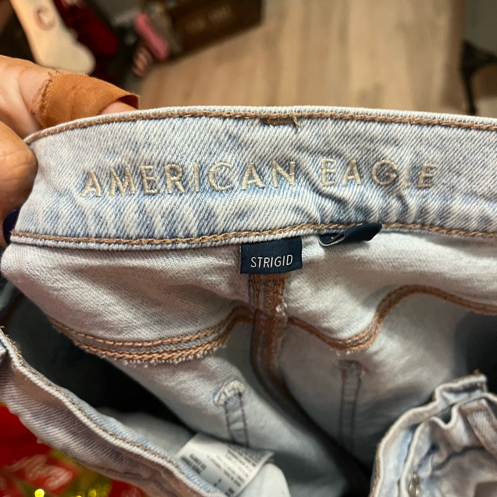 American Eagle Outfitters Light Wash Denim highest rise baggy straight size 6 - Picture 3 of 6